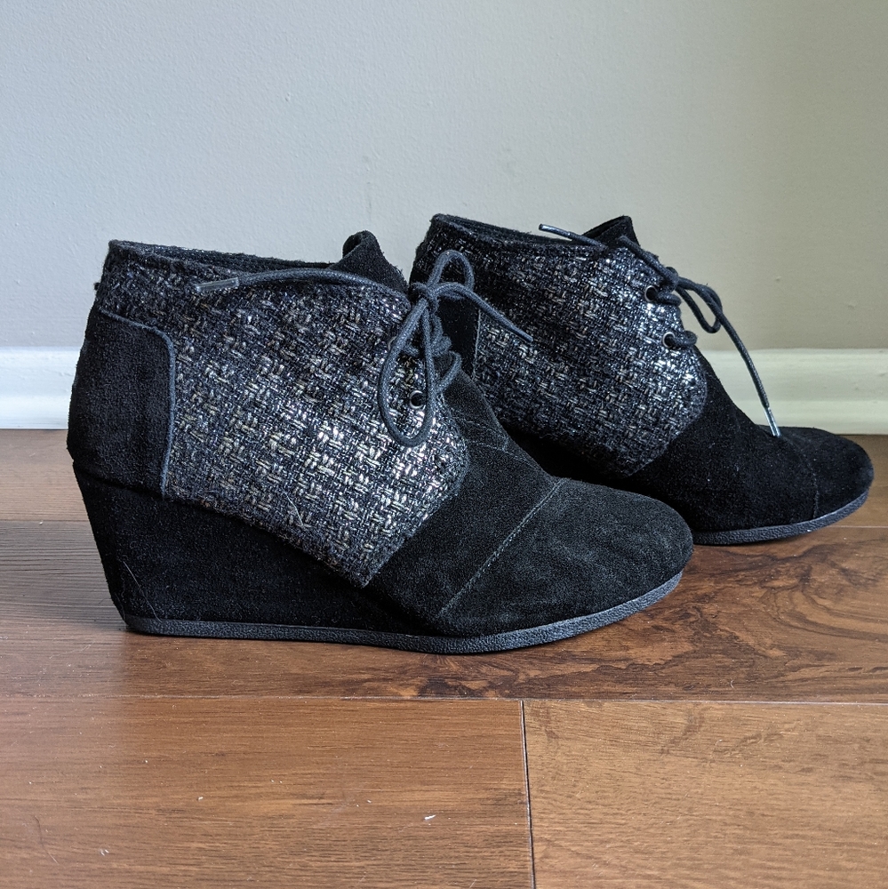 Toms Size 9 Sparkly Suede Wedge Booties
